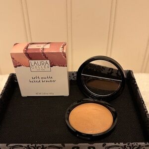 Laura Geller Soft Matte Baked Bronzer - Warm Light Shade